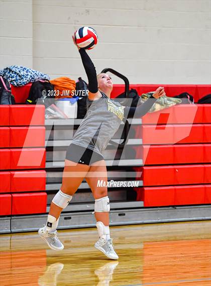 Thumbnail 2 in Columbus vs Giddings (Scrimmage) photogallery.