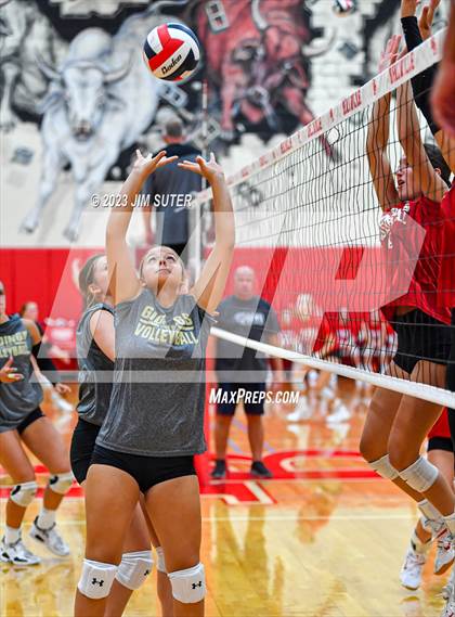 Thumbnail 1 in Columbus vs Giddings (Scrimmage) photogallery.