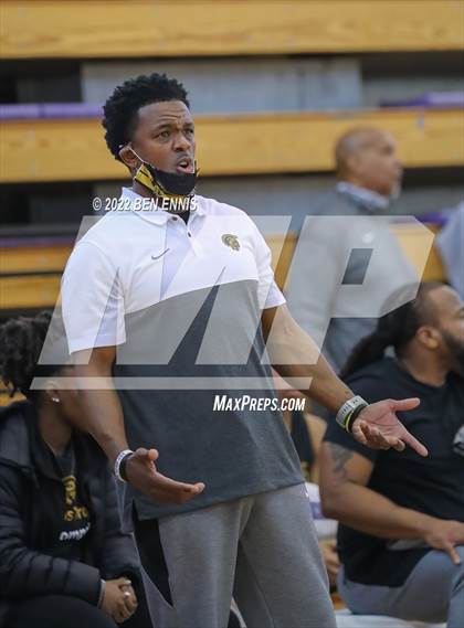 Thumbnail 1 in Luella vs Carrollton (J-4 MLK Holiday Classic) photogallery.