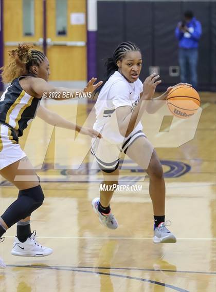 Thumbnail 2 in Luella vs Carrollton (J-4 MLK Holiday Classic) photogallery.
