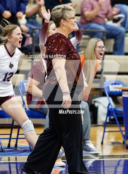 Thumbnail 1 in Saint Jo vs Jonesboro (UIL Volleyball 1A Region 2 Regional) photogallery.