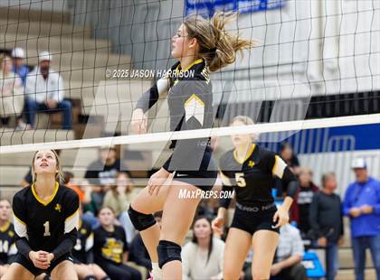 Thumbnail 3 in Saint Jo vs Jonesboro (UIL Volleyball 1A Region 2 Regional) photogallery.