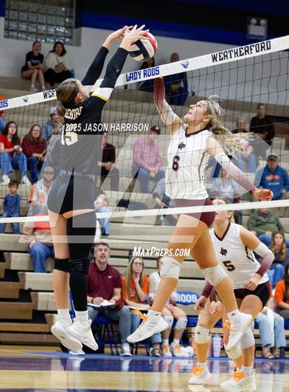 Thumbnail 1 in Saint Jo vs Jonesboro (UIL Volleyball 1A Region 2 Regional) photogallery.