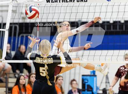 Thumbnail 2 in Saint Jo vs Jonesboro (UIL Volleyball 1A Region 2 Regional) photogallery.