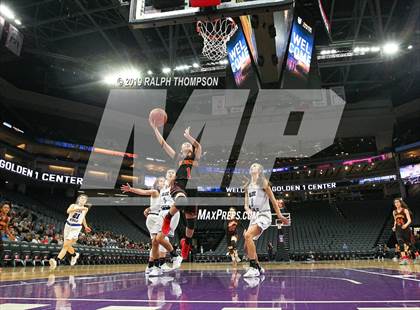 Thumbnail 2 in St. Francis vs. Davis (@ Golden 1) photogallery.