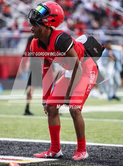 Thumbnail 2 in Cedar Hill Spring Game photogallery.