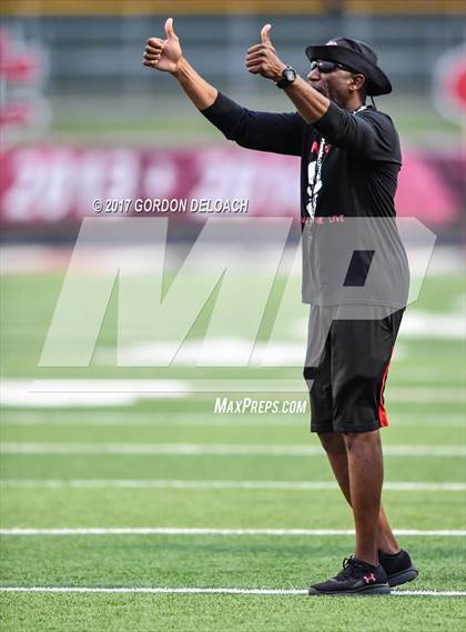 Thumbnail 1 in Cedar Hill Spring Game photogallery.