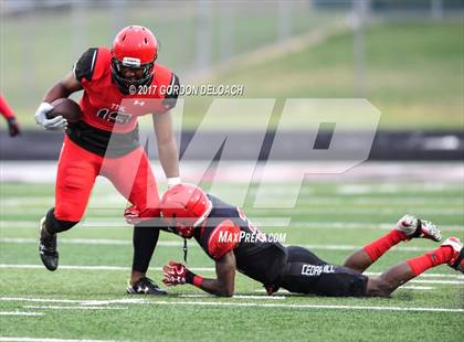 Thumbnail 1 in Cedar Hill Spring Game photogallery.