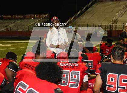 Thumbnail 2 in Cedar Hill Spring Game photogallery.