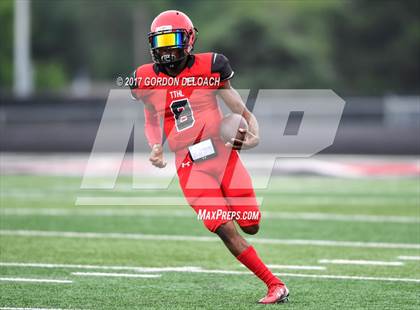 Thumbnail 2 in Cedar Hill Spring Game photogallery.