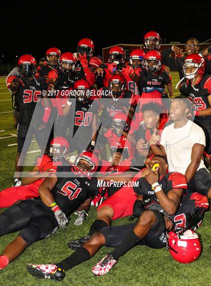 Thumbnail 3 in Cedar Hill Spring Game photogallery.