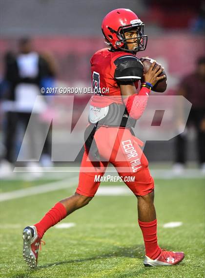 Thumbnail 3 in Cedar Hill Spring Game photogallery.