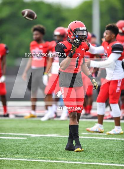 Thumbnail 1 in Cedar Hill Spring Game photogallery.