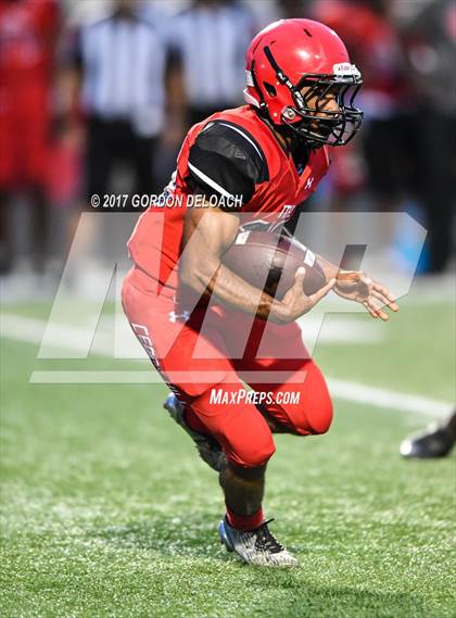 Thumbnail 2 in Cedar Hill Spring Game photogallery.
