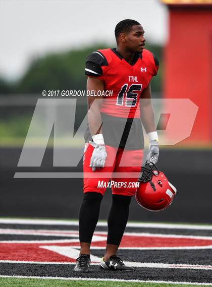 Thumbnail 3 in Cedar Hill Spring Game photogallery.