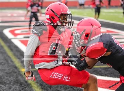 Thumbnail 2 in Cedar Hill Spring Game photogallery.