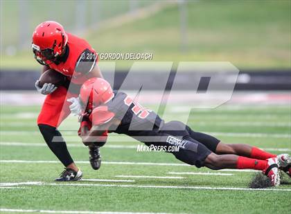 Thumbnail 2 in Cedar Hill Spring Game photogallery.