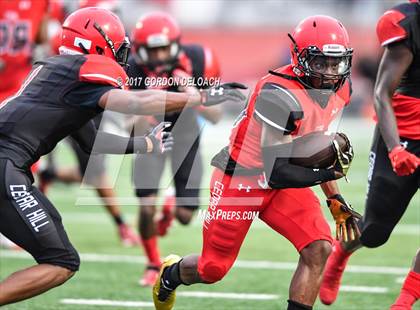 Thumbnail 3 in Cedar Hill Spring Game photogallery.