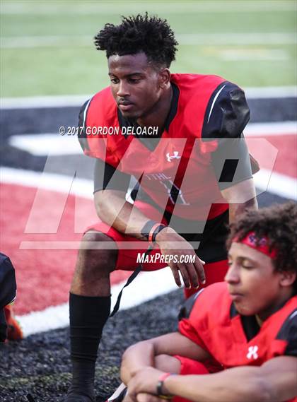 Thumbnail 1 in Cedar Hill Spring Game photogallery.