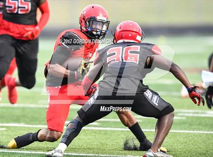 Thumbnail 3 in Cedar Hill Spring Game photogallery.
