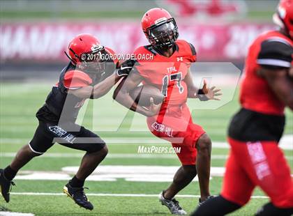 Thumbnail 2 in Cedar Hill Spring Game photogallery.