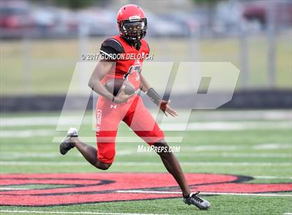 Thumbnail 3 in Cedar Hill Spring Game photogallery.