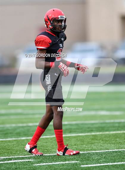 Thumbnail 3 in Cedar Hill Spring Game photogallery.