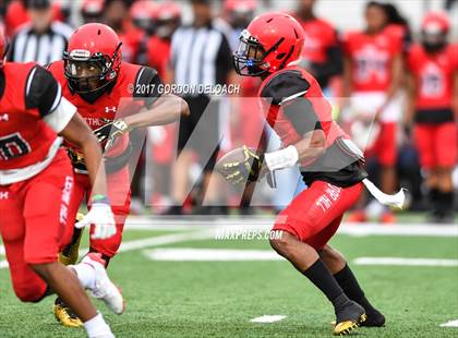 Thumbnail 3 in Cedar Hill Spring Game photogallery.