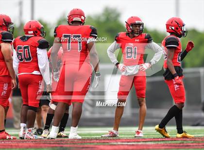 Thumbnail 1 in Cedar Hill Spring Game photogallery.