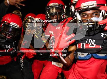 Thumbnail 3 in Cedar Hill Spring Game photogallery.