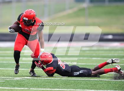 Thumbnail 3 in Cedar Hill Spring Game photogallery.