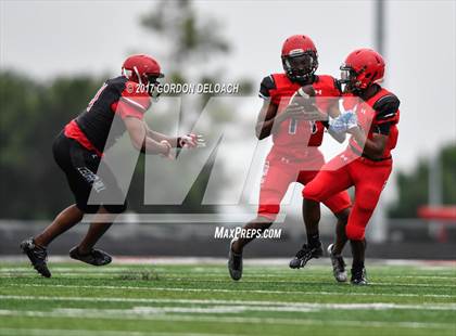 Thumbnail 1 in Cedar Hill Spring Game photogallery.