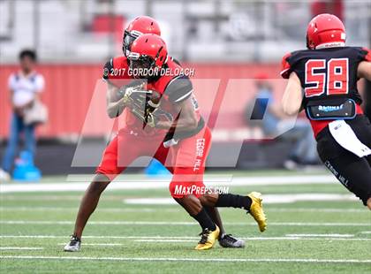 Thumbnail 3 in Cedar Hill Spring Game photogallery.