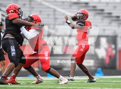 Thumbnail 1 in Cedar Hill Spring Game photogallery.