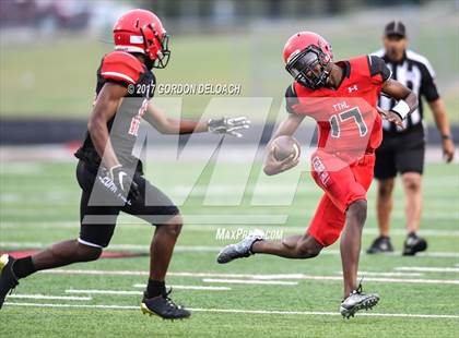 Thumbnail 1 in Cedar Hill Spring Game photogallery.