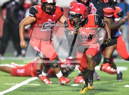 Thumbnail 2 in Cedar Hill Spring Game photogallery.