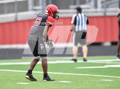 Thumbnail 3 in Cedar Hill Spring Game photogallery.