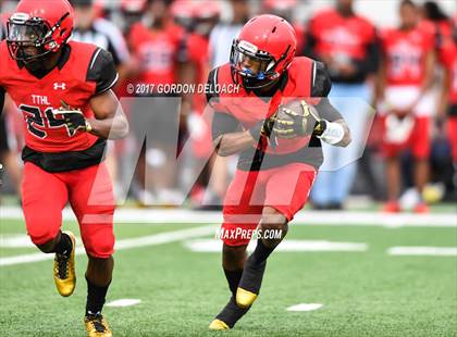 Thumbnail 1 in Cedar Hill Spring Game photogallery.