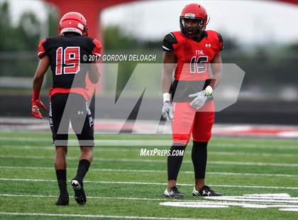 Thumbnail 2 in Cedar Hill Spring Game photogallery.