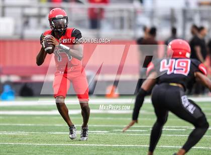 Thumbnail 3 in Cedar Hill Spring Game photogallery.