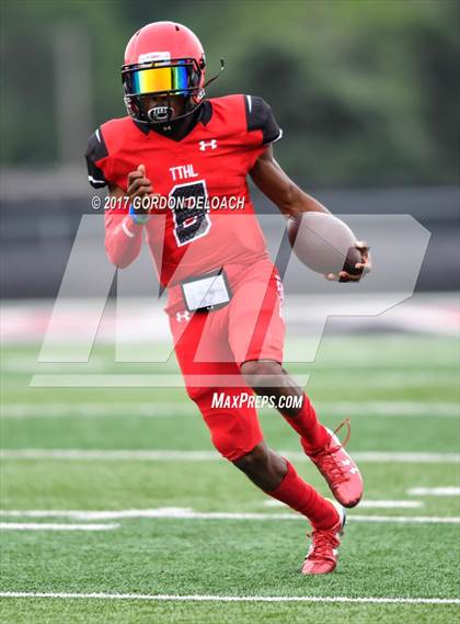 Thumbnail 1 in Cedar Hill Spring Game photogallery.