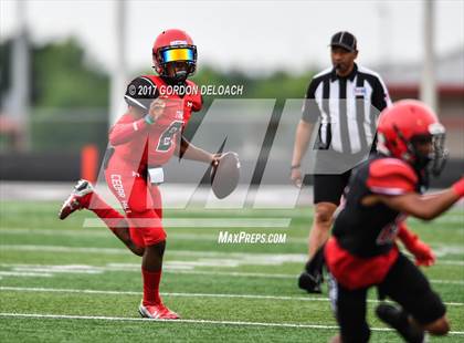 Thumbnail 1 in Cedar Hill Spring Game photogallery.
