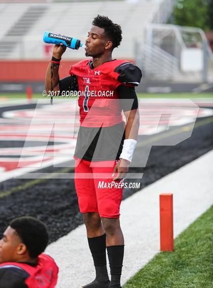 Thumbnail 1 in Cedar Hill Spring Game photogallery.
