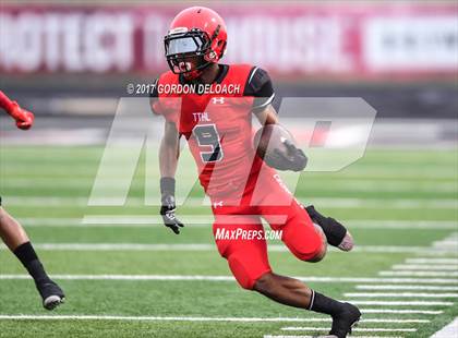 Thumbnail 2 in Cedar Hill Spring Game photogallery.