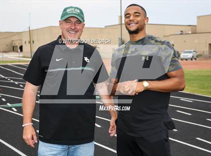 Thumbnail 2 in Cedar Hill Spring Game photogallery.