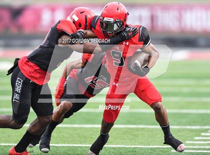 Thumbnail 3 in Cedar Hill Spring Game photogallery.