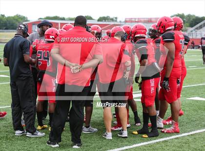 Thumbnail 1 in Cedar Hill Spring Game photogallery.