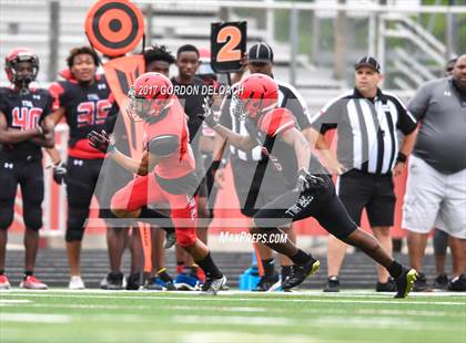 Thumbnail 2 in Cedar Hill Spring Game photogallery.