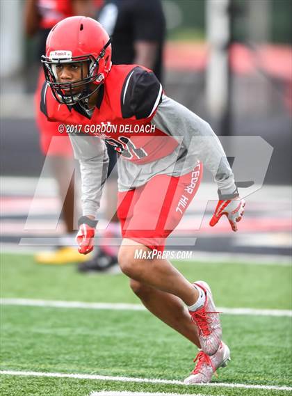 Thumbnail 3 in Cedar Hill Spring Game photogallery.
