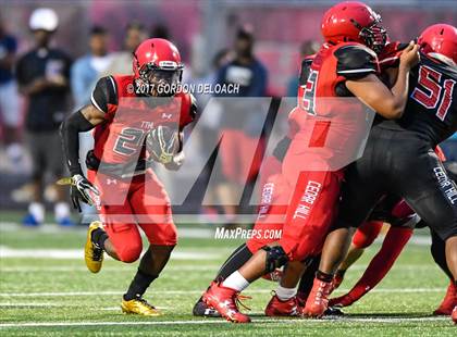 Thumbnail 1 in Cedar Hill Spring Game photogallery.